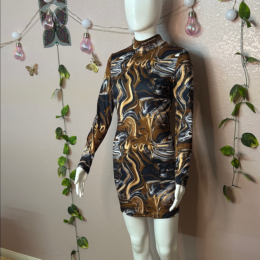 Elegant Swirl Patterned Dress